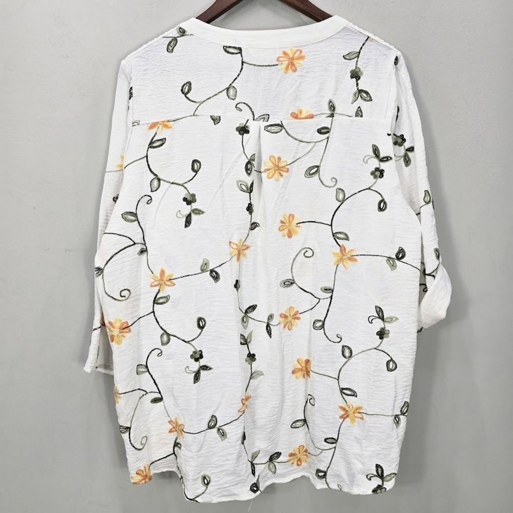 NWT Kindred Blouse Top 1X White Embroidered Floral Roll Tab Sleeve Cottagecore - Picture 2 of 8
